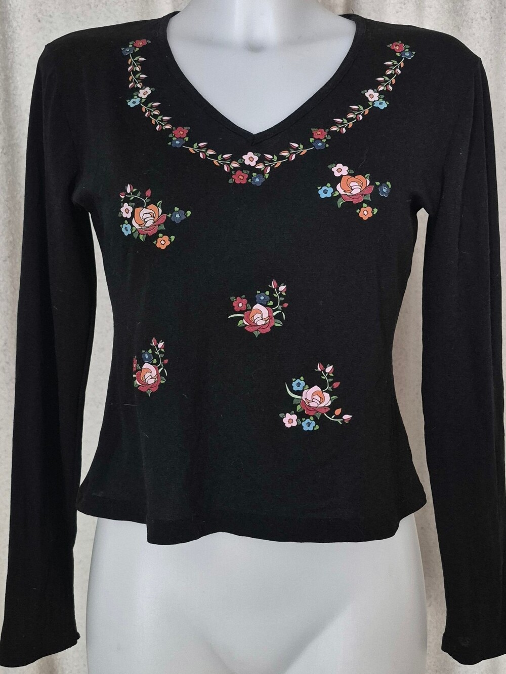 le chateau Black Long Sleeve V-Neck Top with Floral Prints M